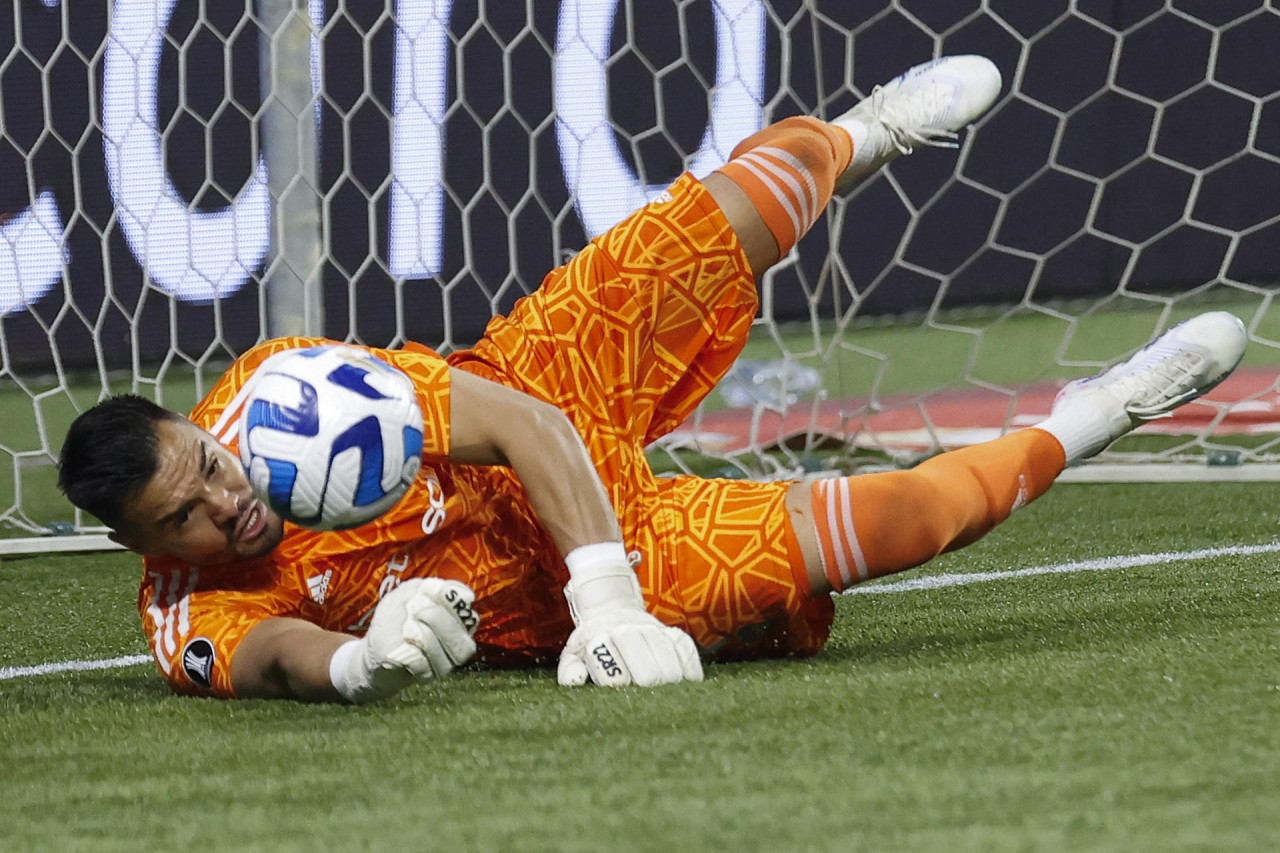 Chiquito Romero atajó dos penales en la serie. Foto: EFE.