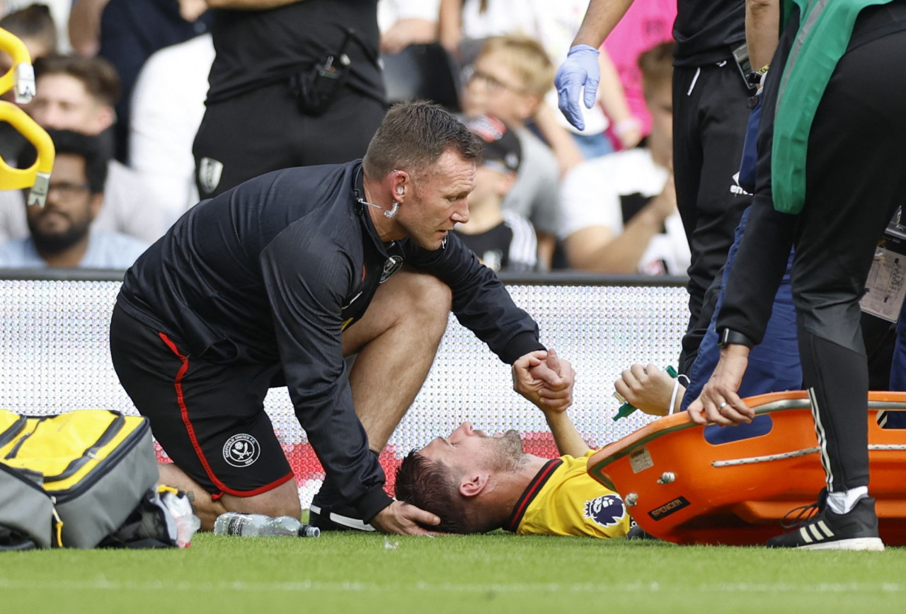 Lesión de Chris Basham, Premier League. Foto: Reuters