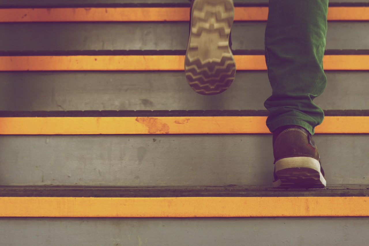 Subir escaleras para prevenir enfermedades cardíacas. Foto: Unsplash