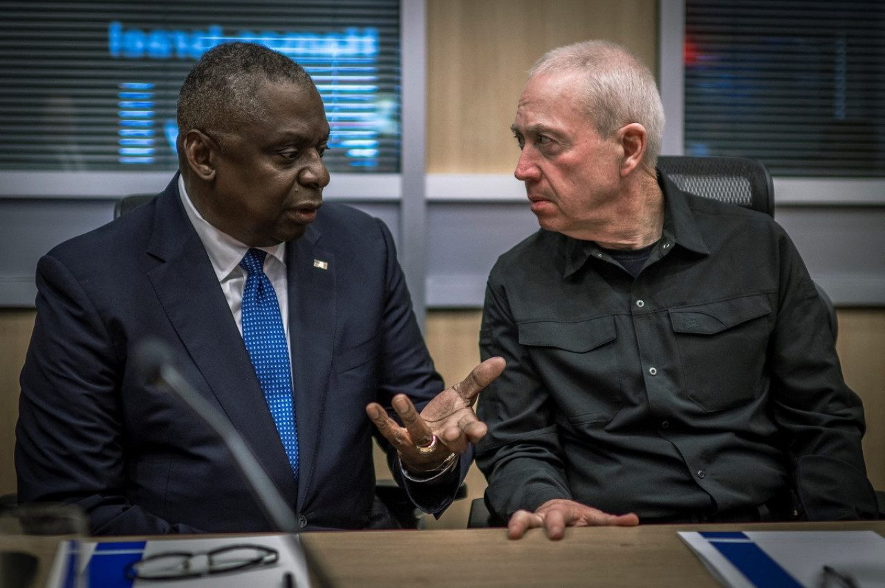 Lloyd Austin y Yoav Gallant. Foto: Reuters.