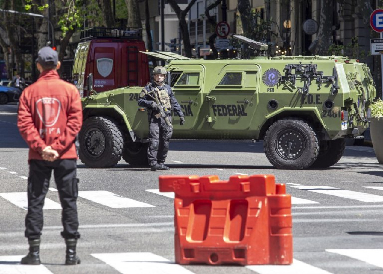 Amenaza de bomba en las embajadas de Israel y Estados Unidos. Foto: NA.