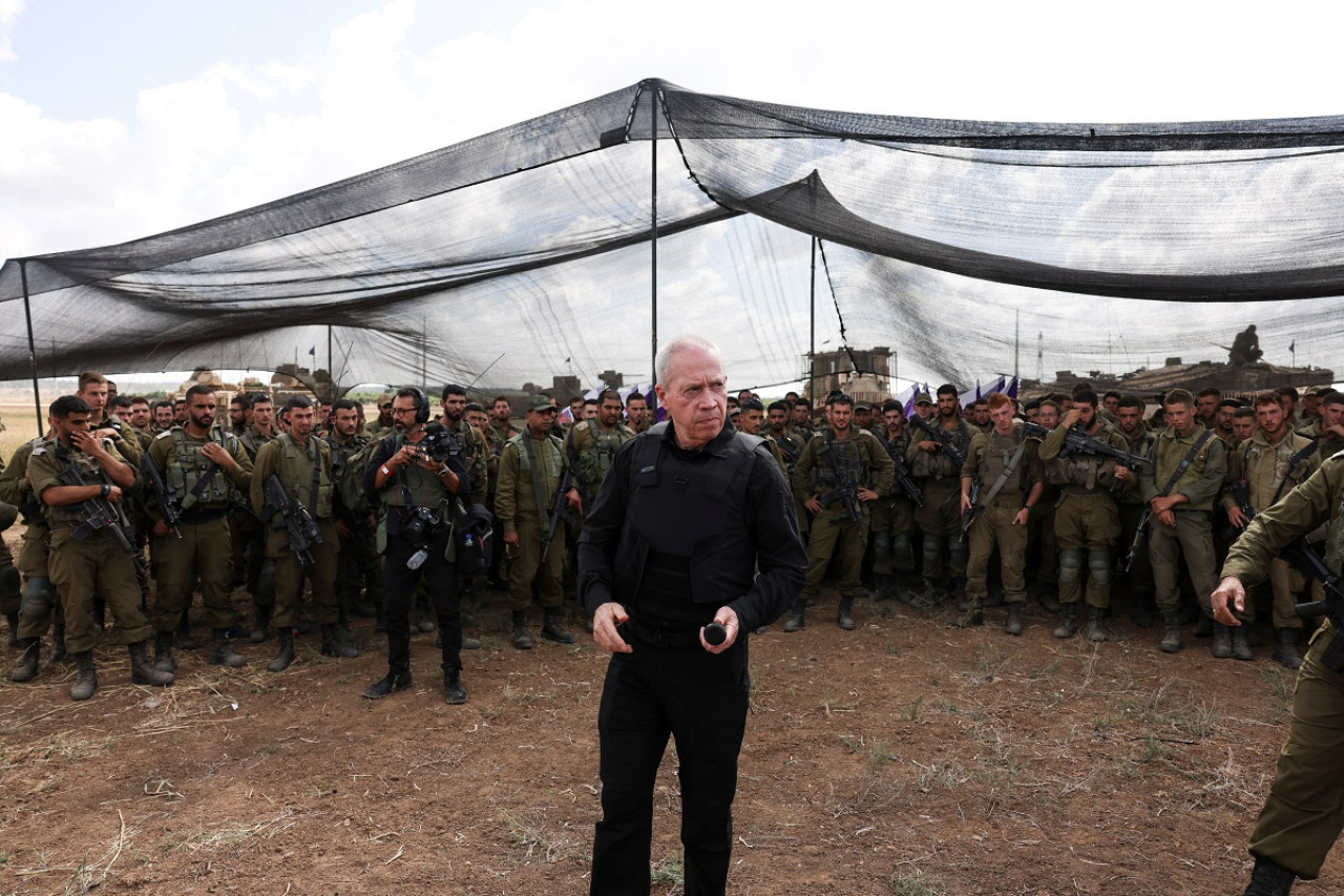 Yoav Gallant aseguró que Hamas inició el conflicto con Israel. Foto: Reuters.