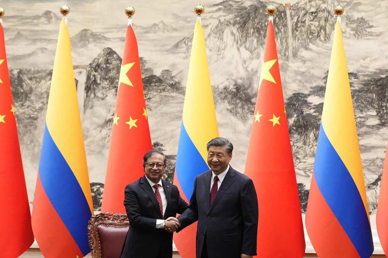 Gustavo Petro y Xi Jinping. Foto: EFE.