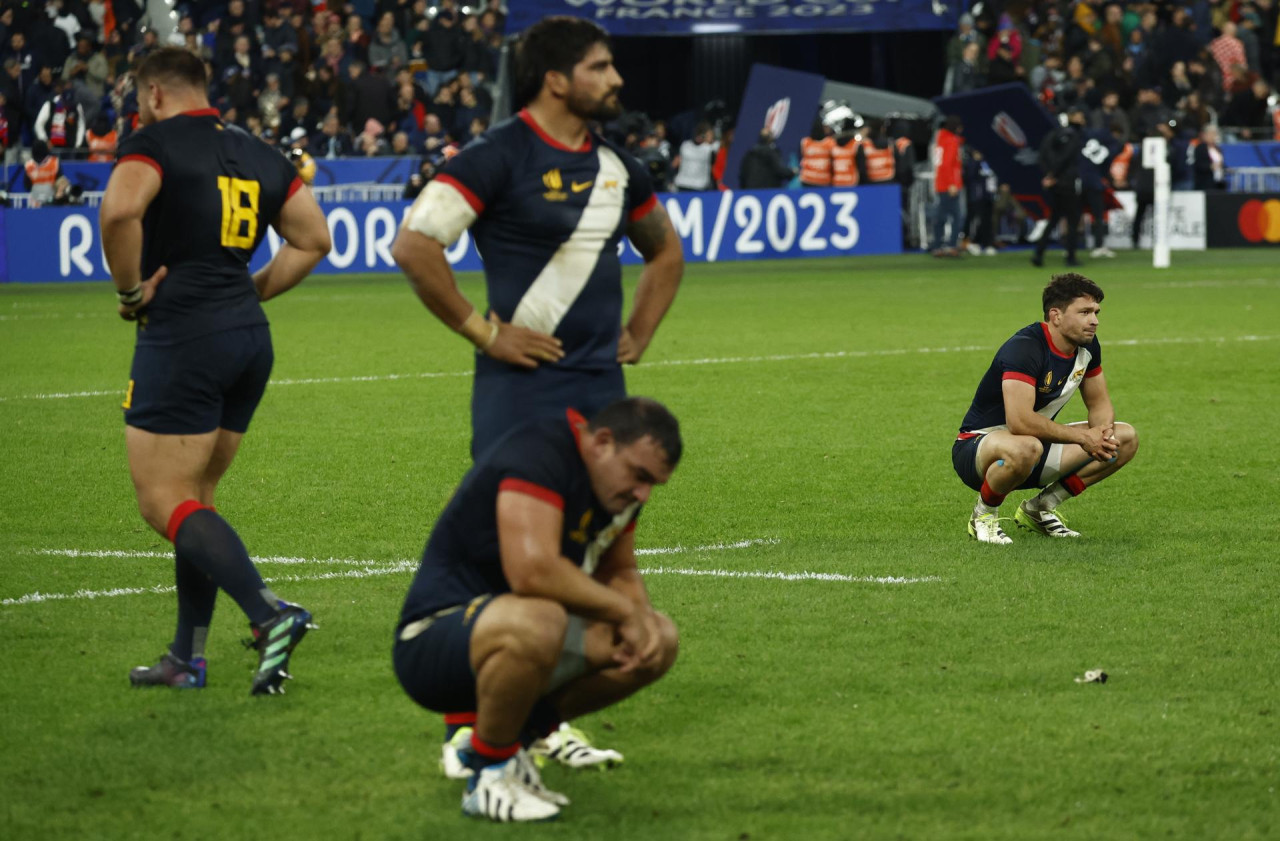 La tristeza de Los Pumas tras la derrota ante Inglaterra. Foto: EFE