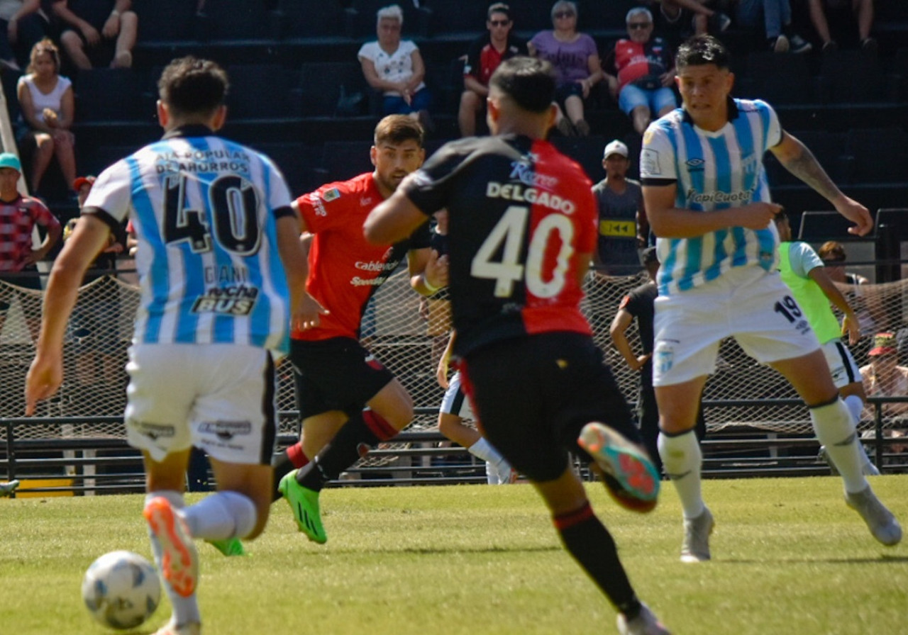 Colón de Santa Fe venció a Atlético Tucumán. Foto: NA.