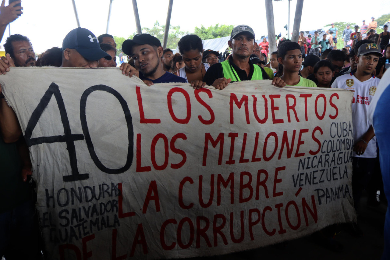 Los migrantes que forman parte de la caravana en Huixtla, Chiapas. Foto: EFE.