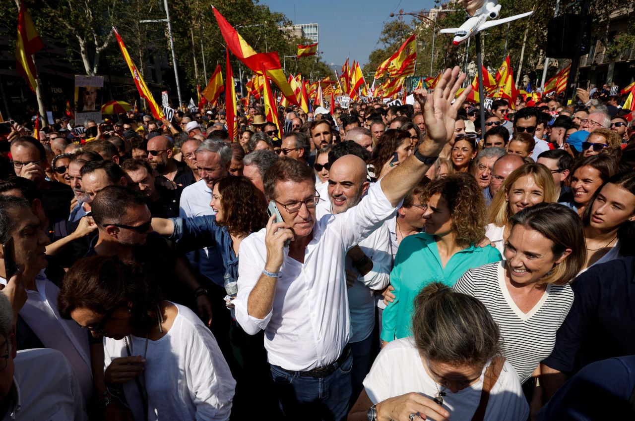 Alberto Núñez Feijóo en movilización contra la amnistía. Foto: Reuters.