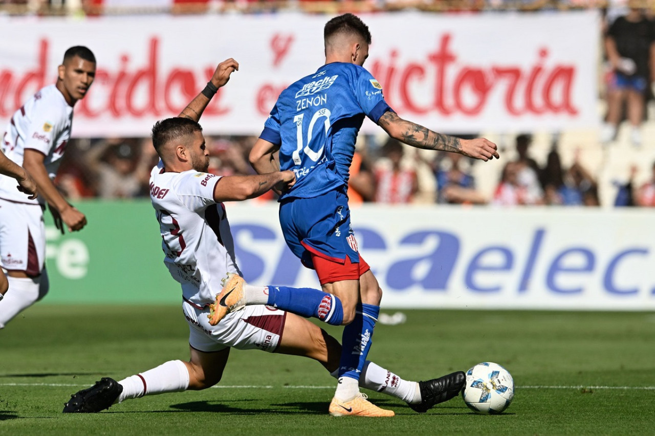 Unión de Santa Fe vs. Lanús. Foto: NA.