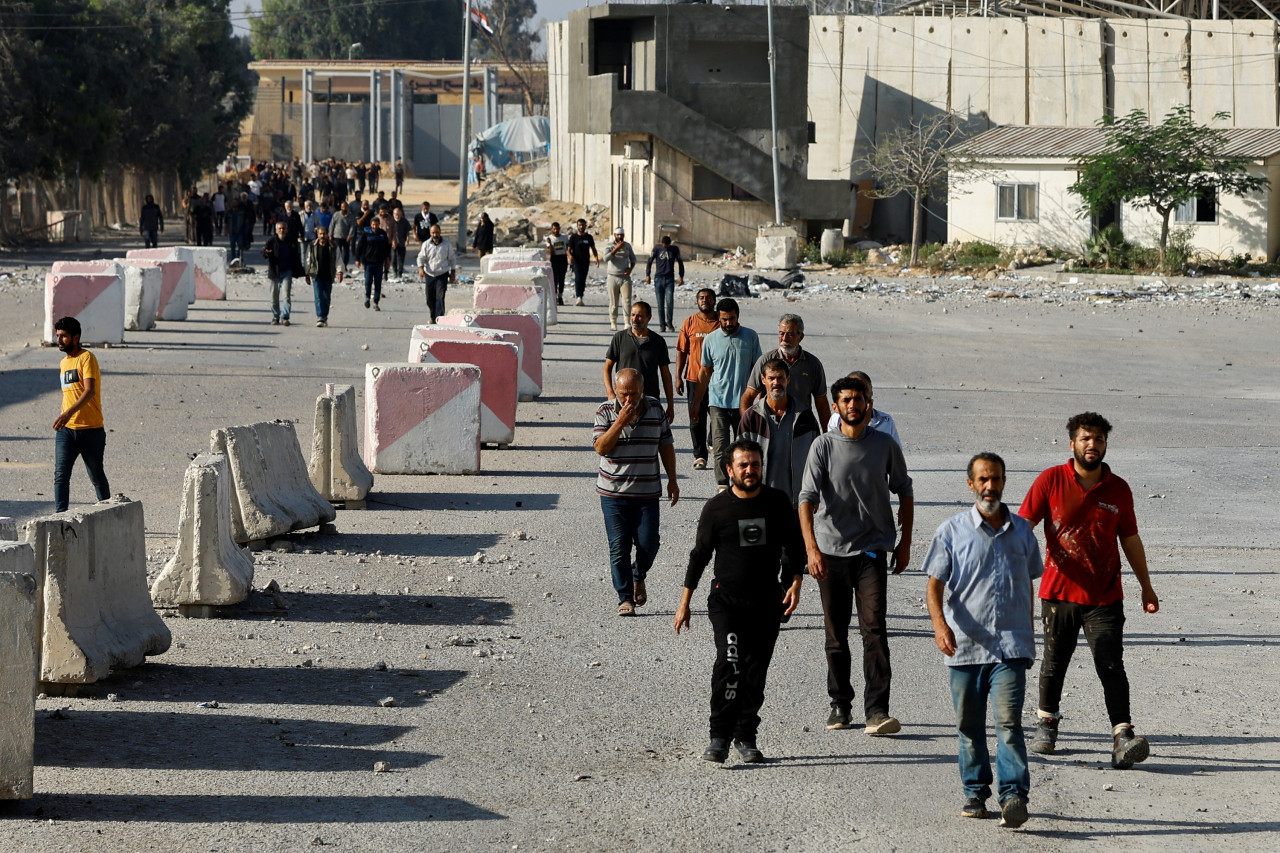 Desplazamiento de palestinos de Gaza. Foto: Reuters.