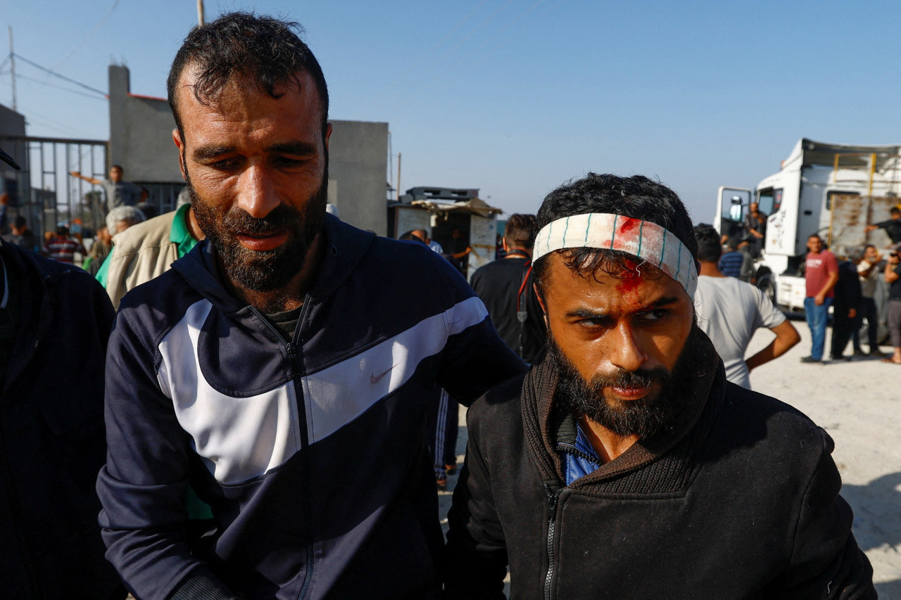 Desplazamiento de palestinos de Gaza. Foto: Reuters.