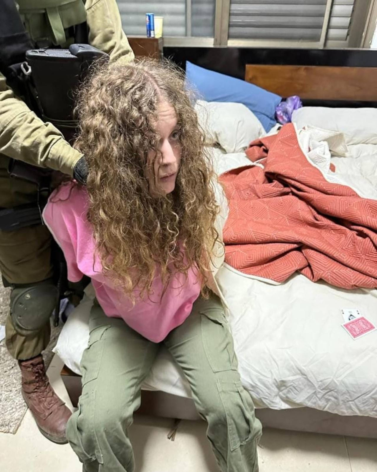 Ahed Tamimi arrestada. Foto: Twitter.