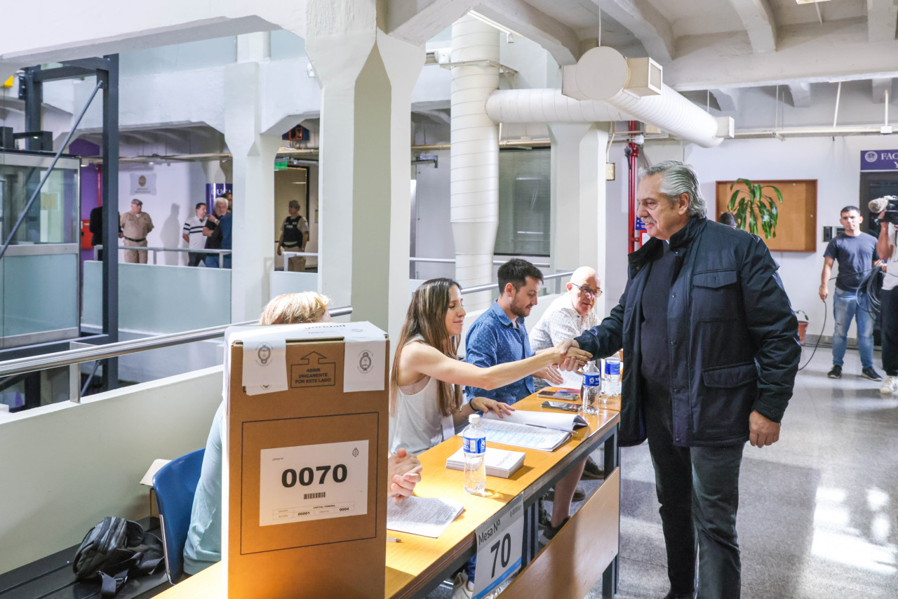 Alberto Fernández votando en el balotaje 2023. Foto: Télam.