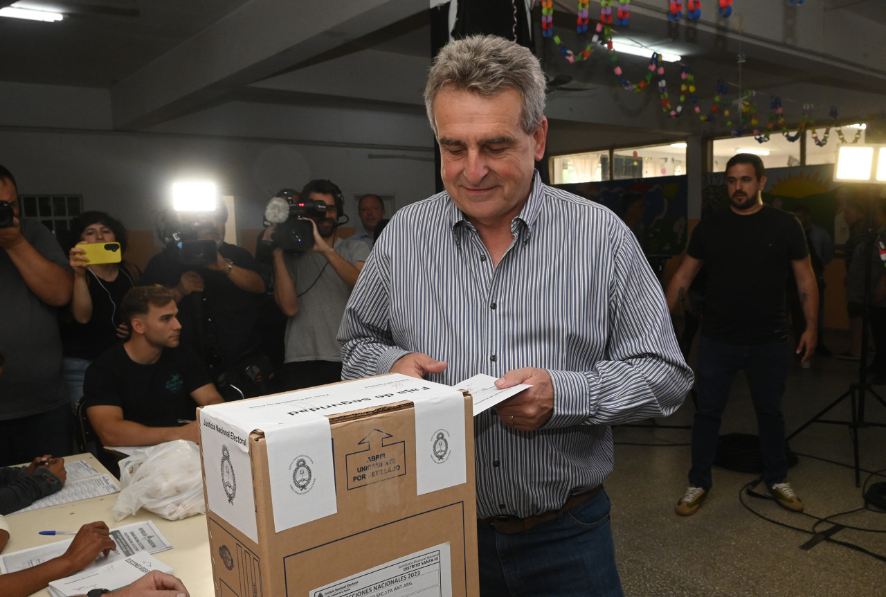 Agustín Rossi votó en Rosario. Foto: Télam.