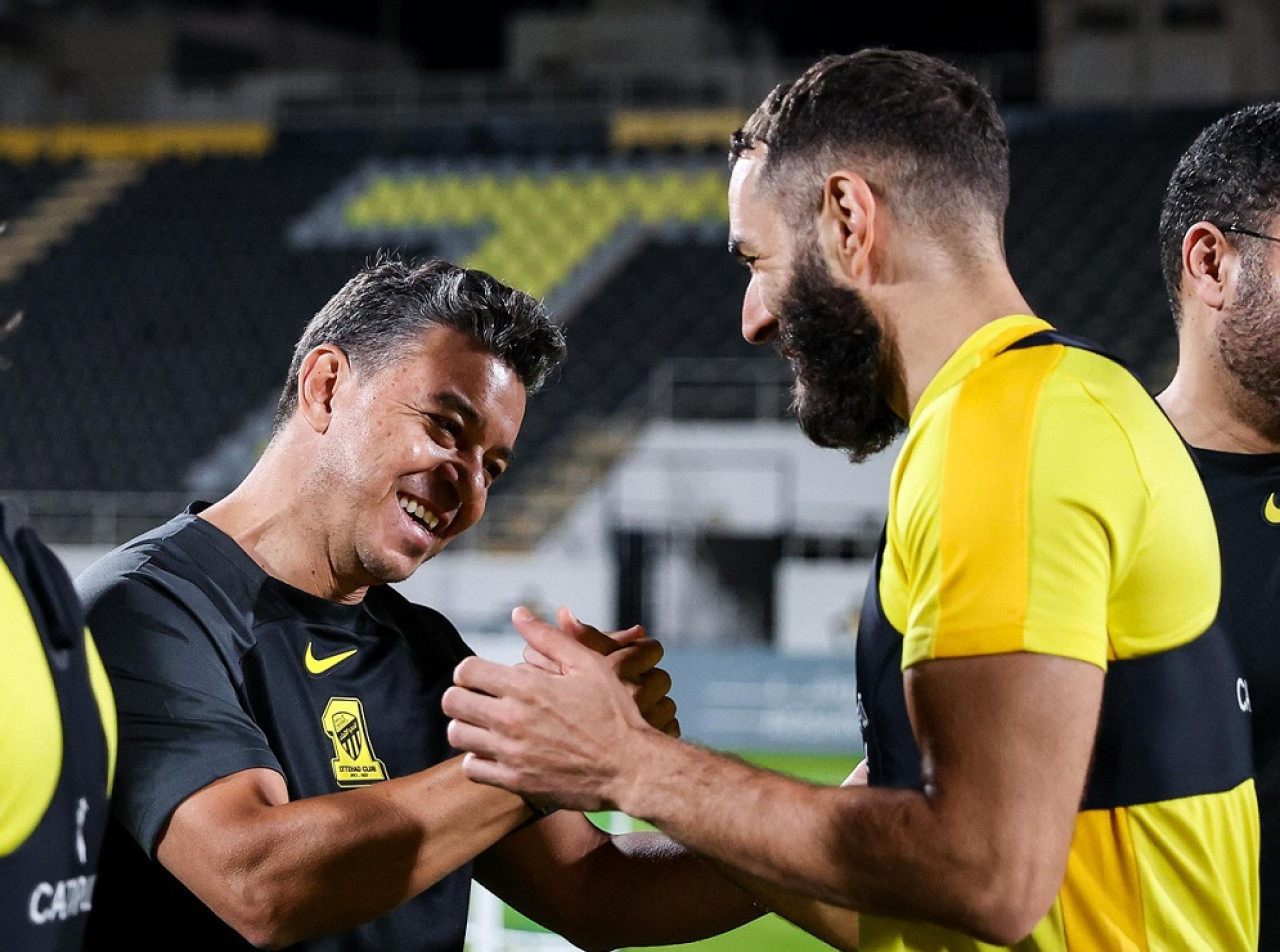 Marcelo Gallardo dirigirá a Karim Benzema. Foto: X @ittihad.