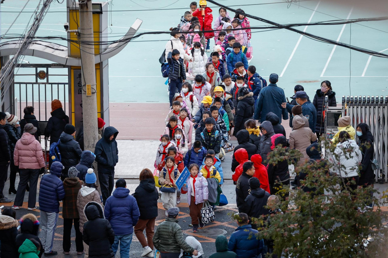 Los niños menores de cinco años son los más propensos a contagiarse neumonía infantil. Foto: EFE.