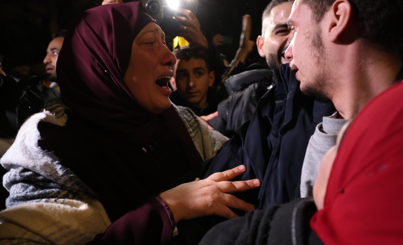 Palestinos en Gaza reciben a familiares que estaban presos en las cárceles israelíes. Foto: EFE.