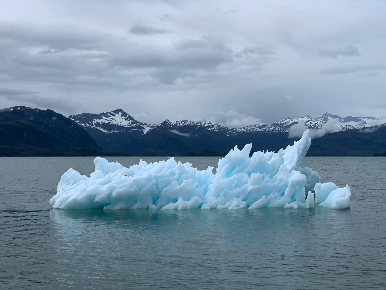 Glaciar desprendido. Unplash