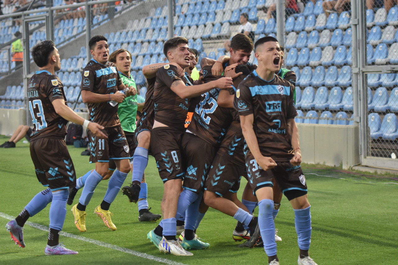 Platense vs Huracán, Copa de la Liga. Foto: Télam