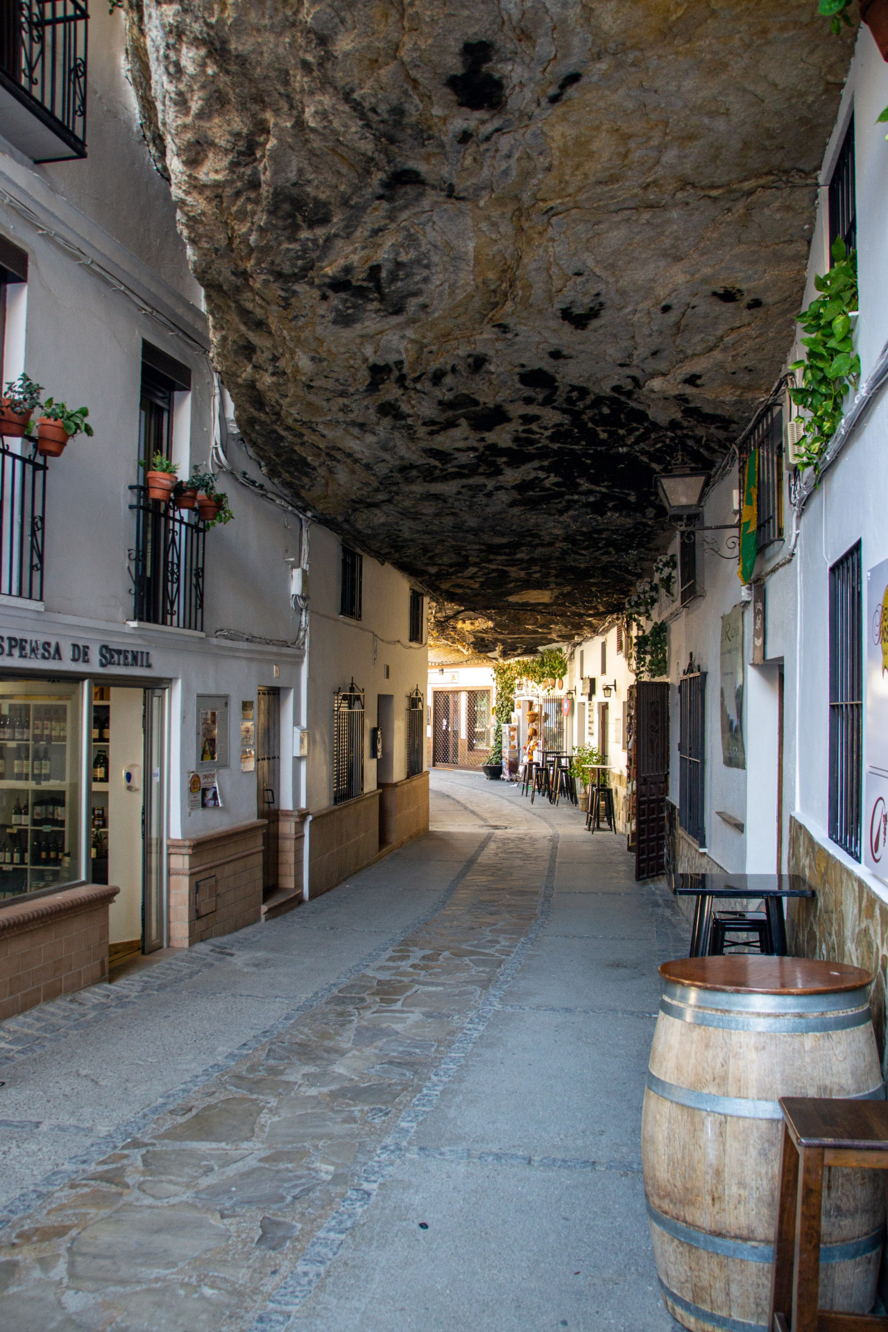 El particular pueblo de Setenil de las Bodegas, España. Foto: Unsplash.