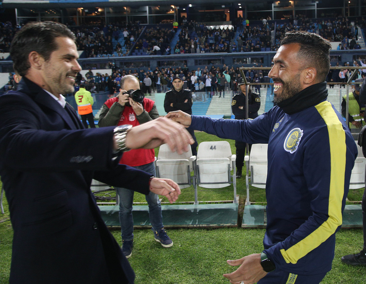 Fernando Gago y Carlos Tevez se lanzaron como entrenadores. Foto: NA