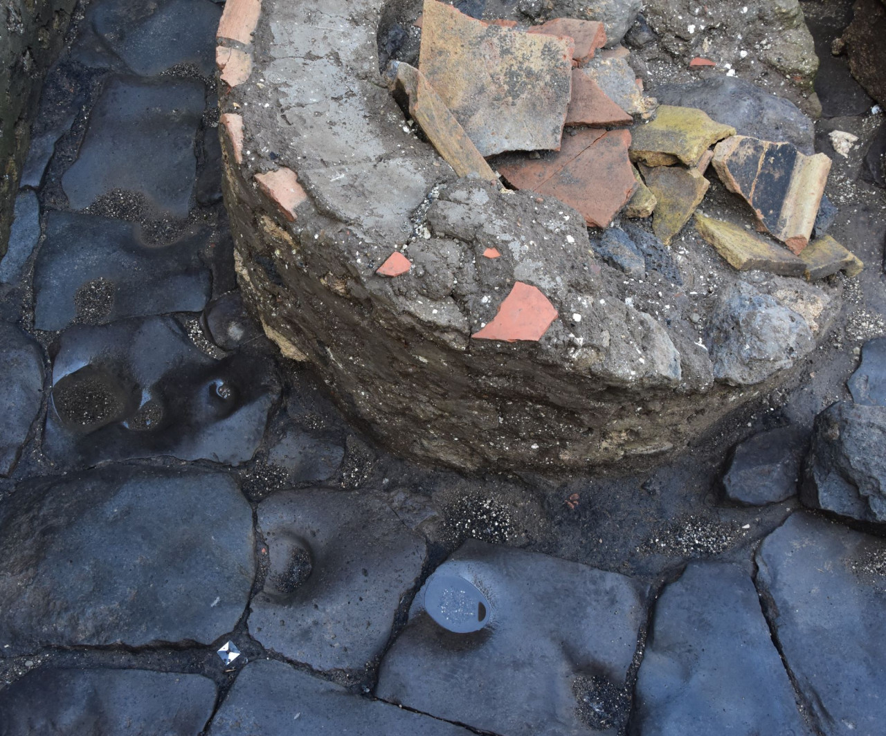 Descubrimiento arqueológico en Pompeya. Foto: X @pompeii_sites