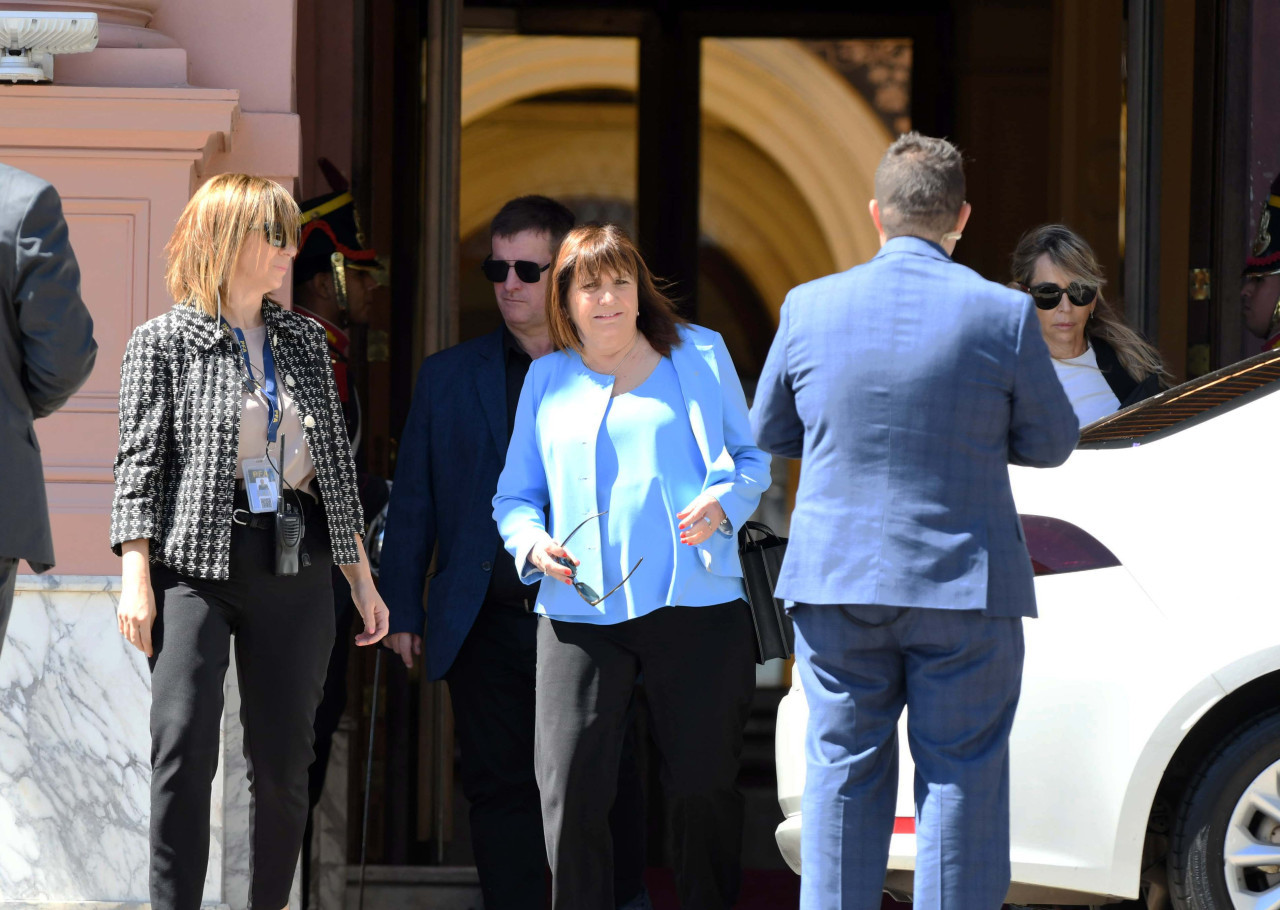 Patricia Bullrich abandona la reunión de ministros. Foto: Télam