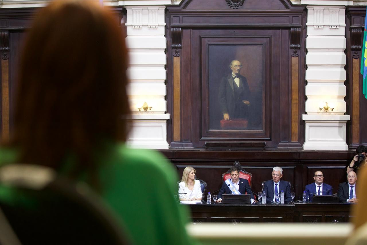 Cristina Kirchner, presente en la asunción de Axel Kicillof.