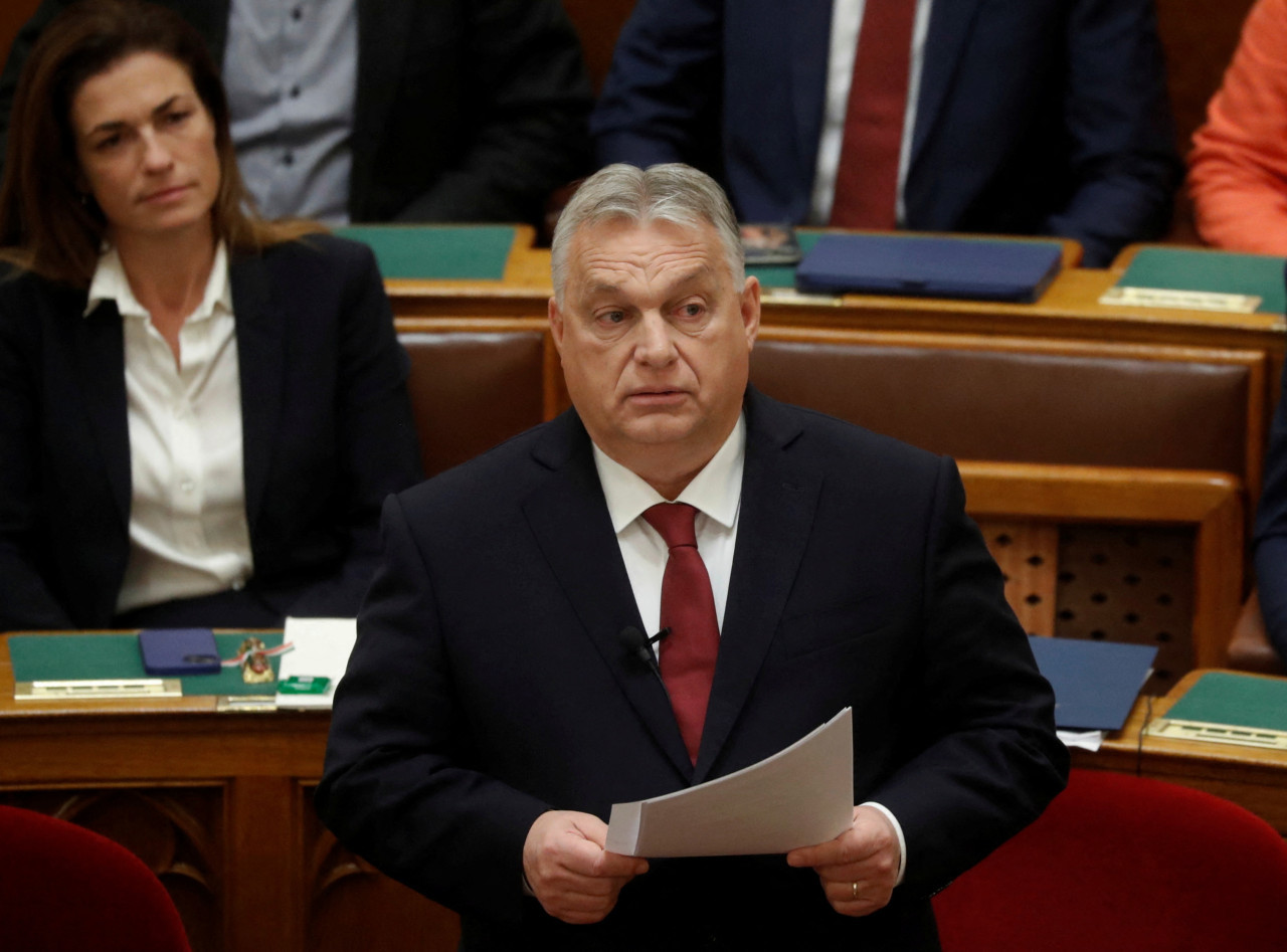 El Primer Ministro húngaro, Viktor Orban, se dirige al Parlamento en Budapest, Hungría, el 13 de diciembre de 2023. REUTERS