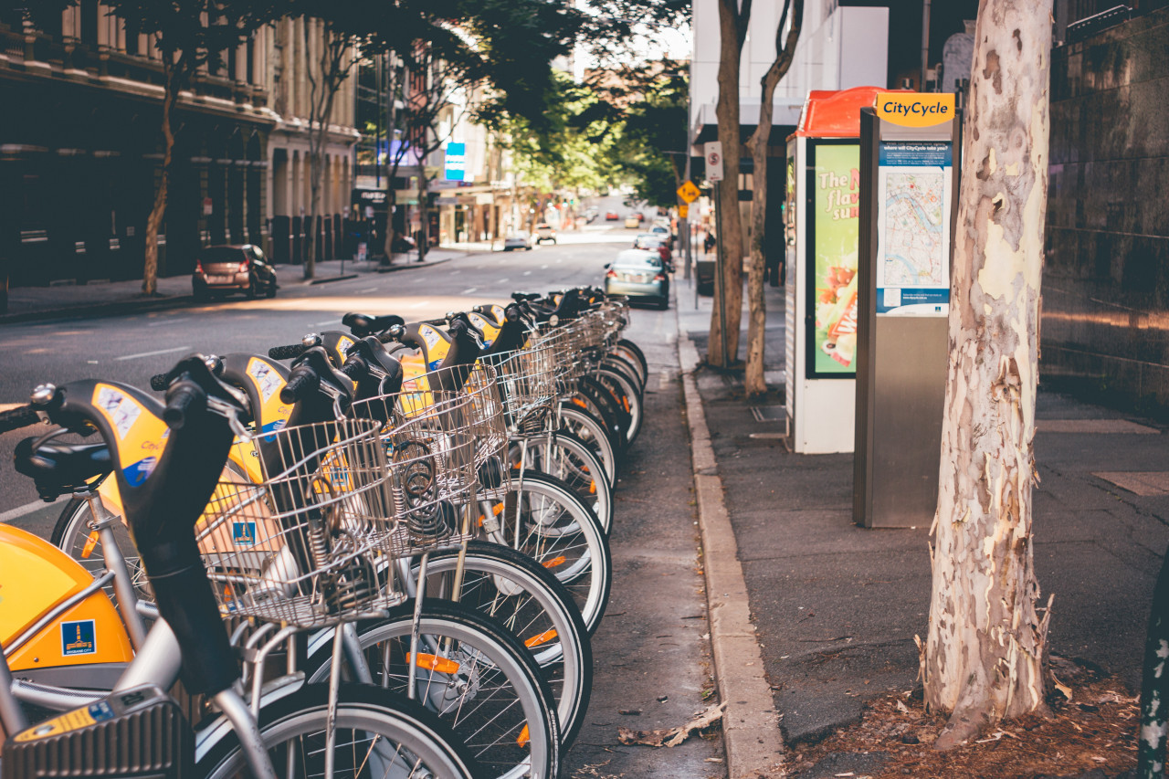 Las ciudades son la mayor fuente de emisión de gases de carbono y los mayores consumidores de energía. Foto: Unsplash.