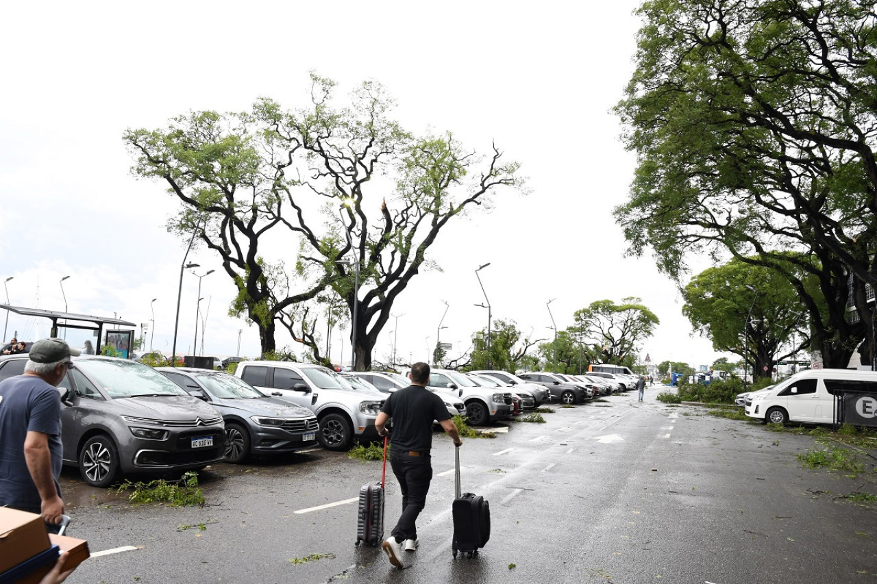 El aeroparque Jorge Newbery tras el temporal en Buenos Aires. Foto: Télam.