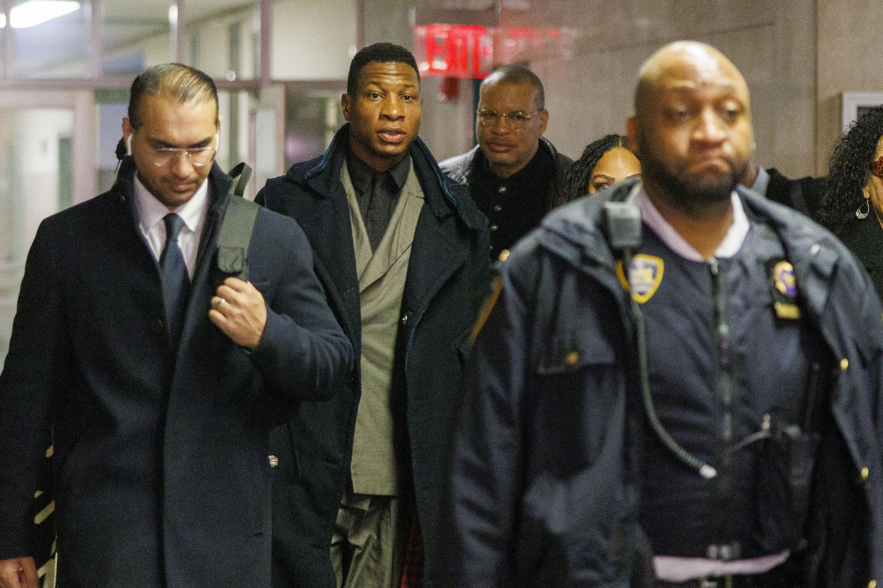 Jonathan Majors fue declarado culpable por violencia de género. Foto: EFE.