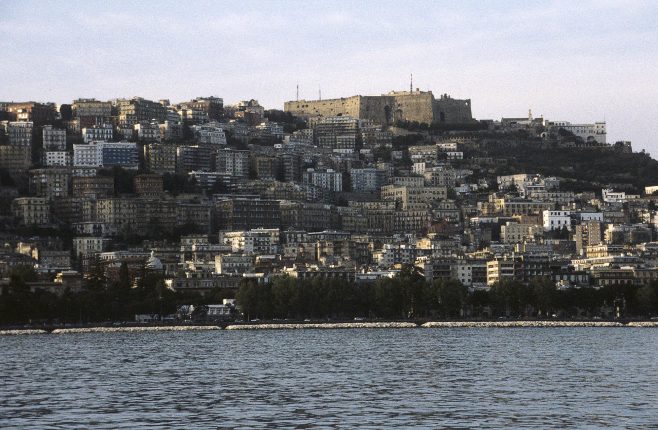 Nápoles desde el mar Mediterráneo. Foto: EFE