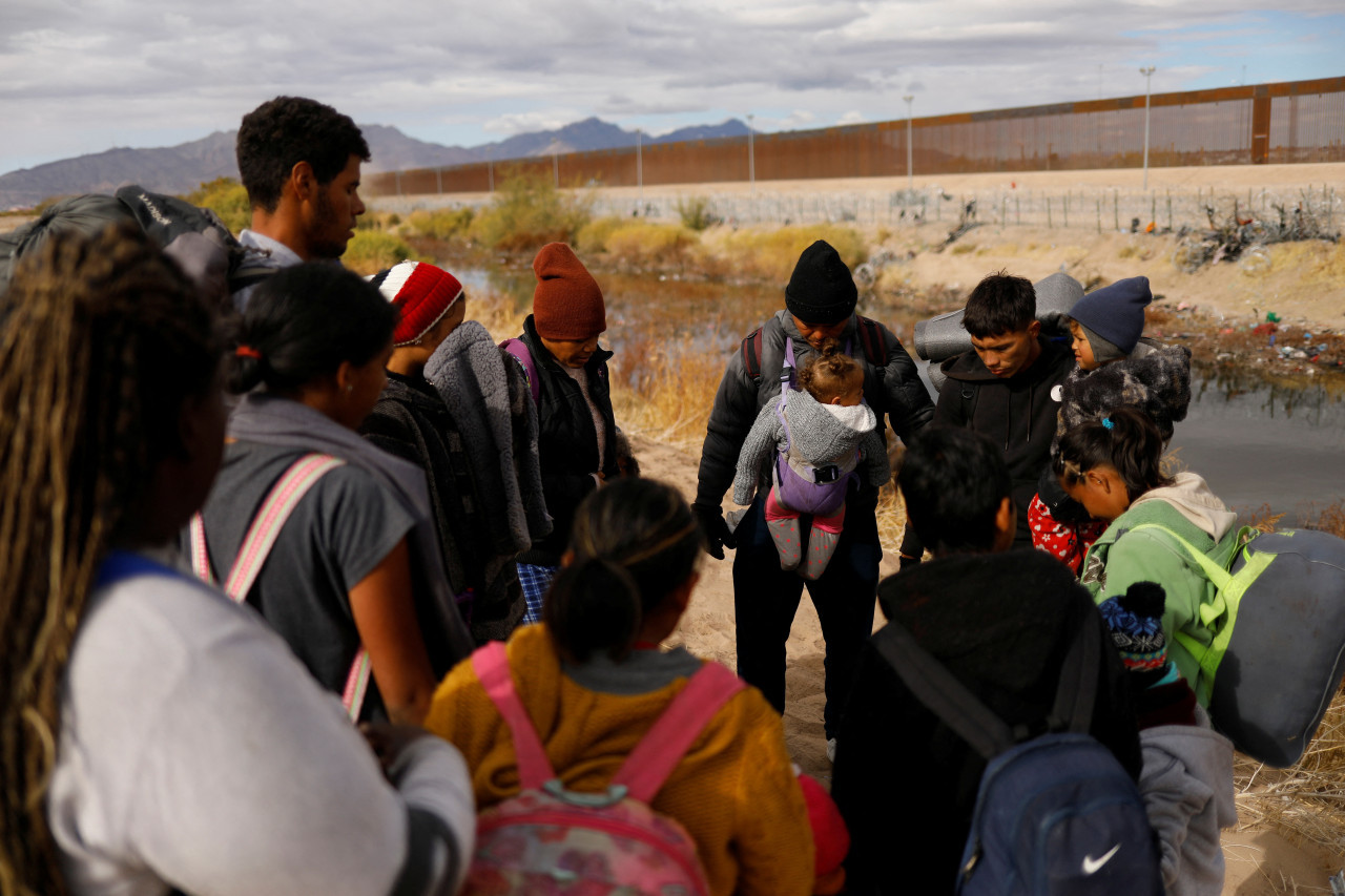 Migrantes en la frontera entre México y Estados Unidos. Foto: Reuters.