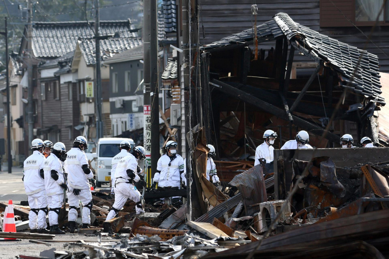 Tareas de rescate en Japón tras el terremoto. Foto: EFE.