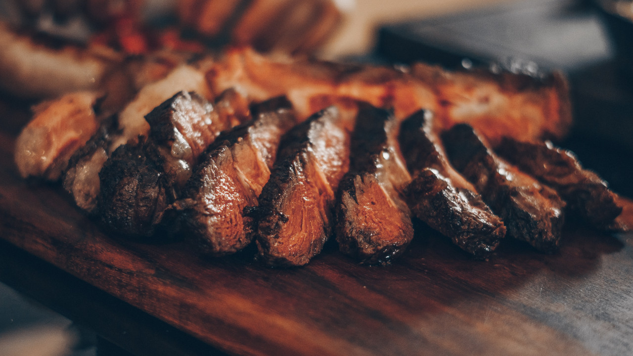 Asado, carne, costillas. Foto: Unsplash