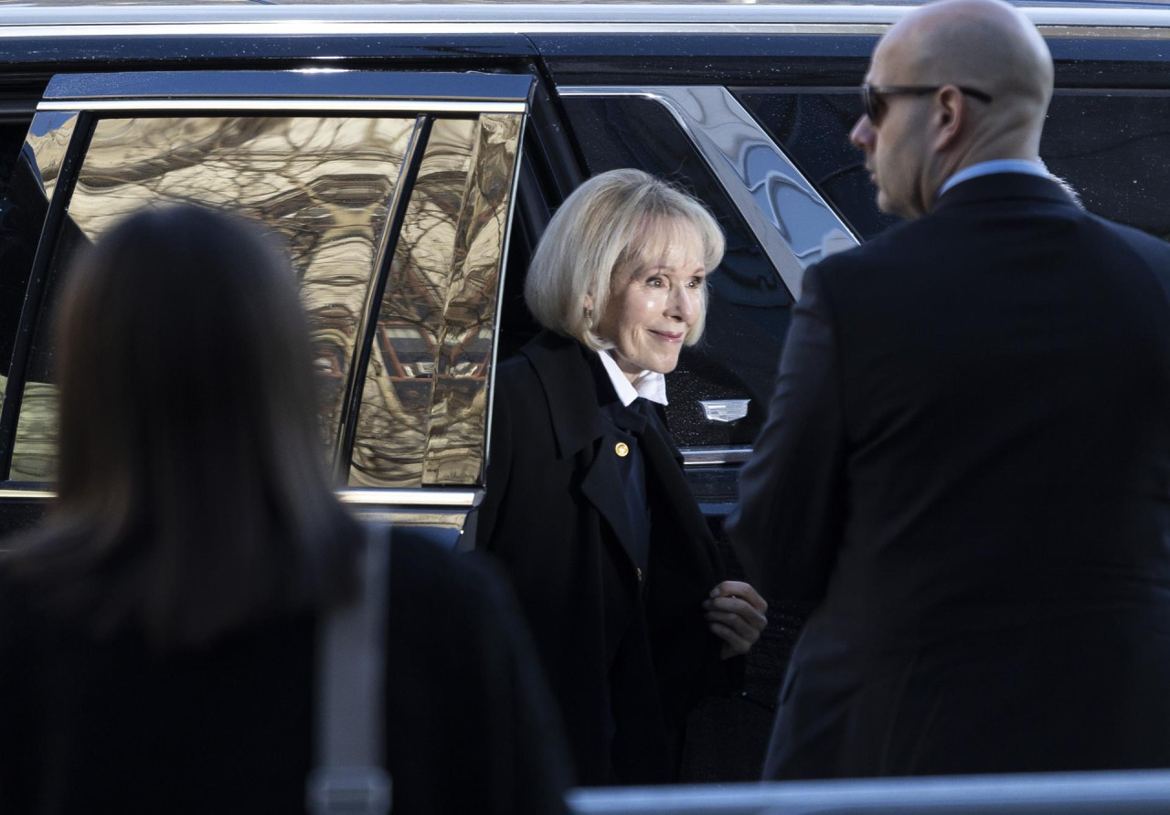 E. Jean Carroll, la escritora que demandó a Trump por difamación. Foto: EFE.