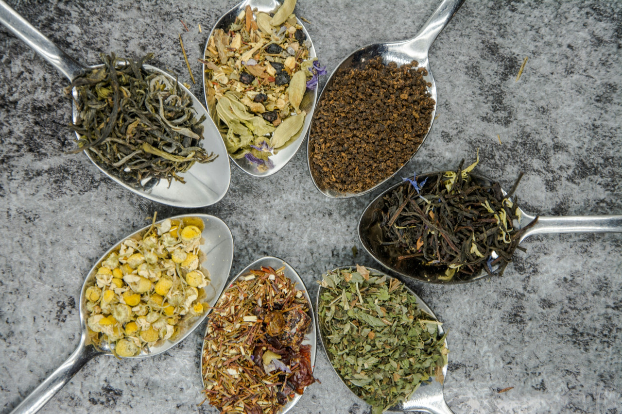 Hierbas, té, infusión. Foto: Unsplash