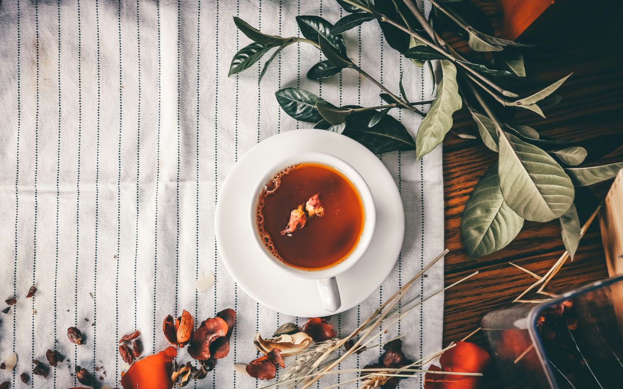 Hierbas, té, infusión. Foto: Unsplash