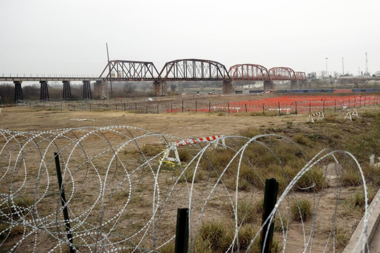 Alambres instalados en Texas. Foto: Reuters