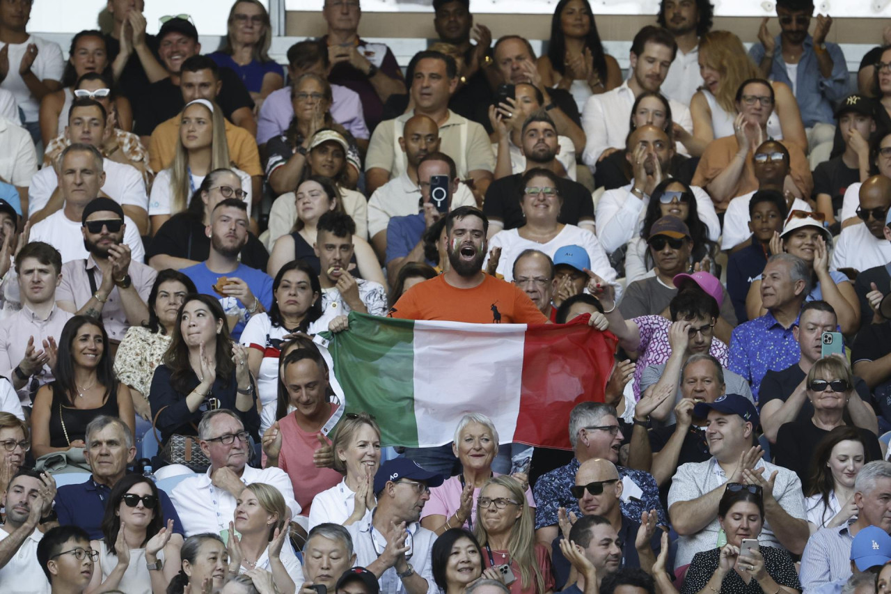 Los fans en la tribuna. Foto: EFE