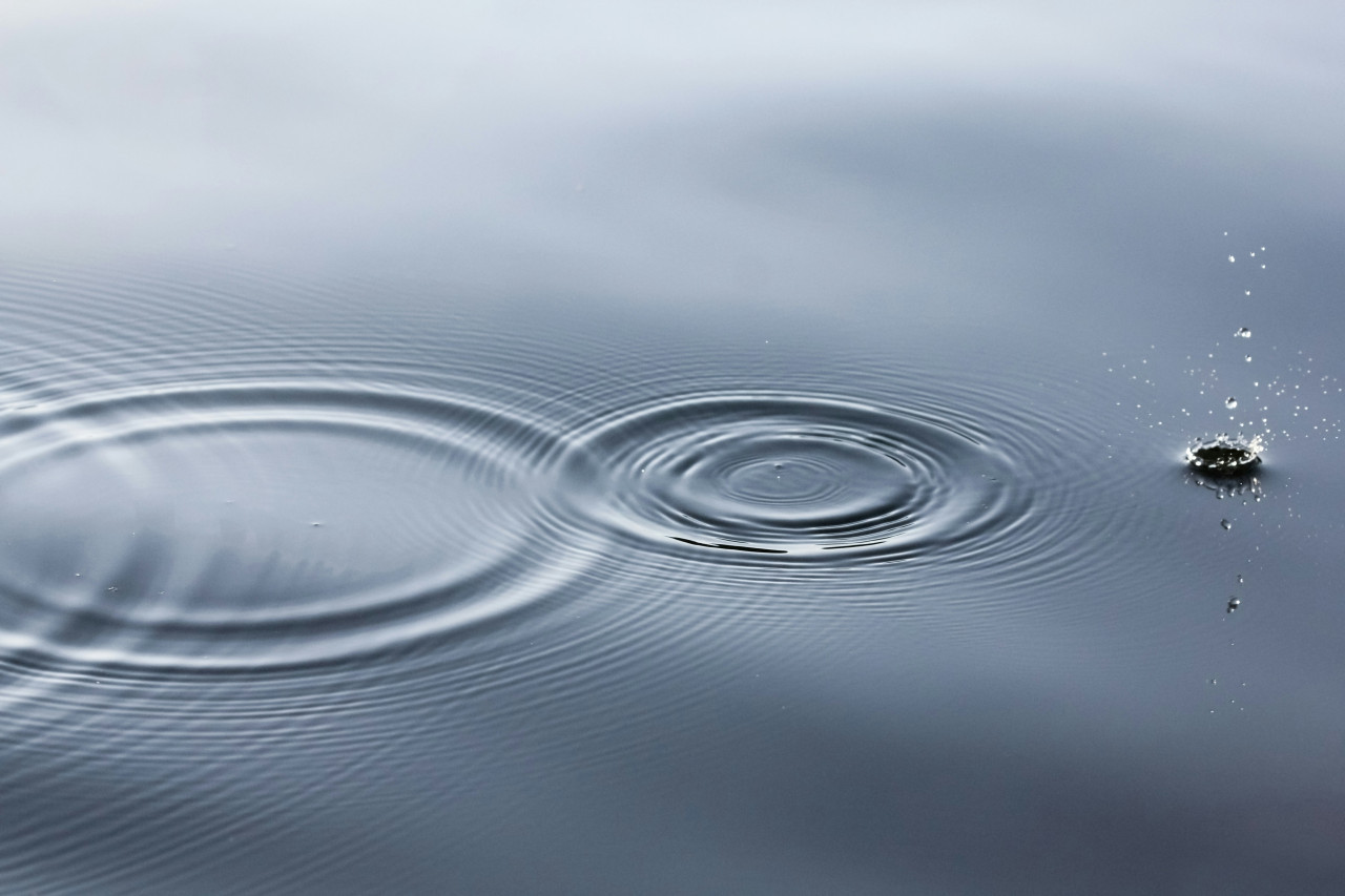 Agua, bebida, salud. Foto: Unsplash