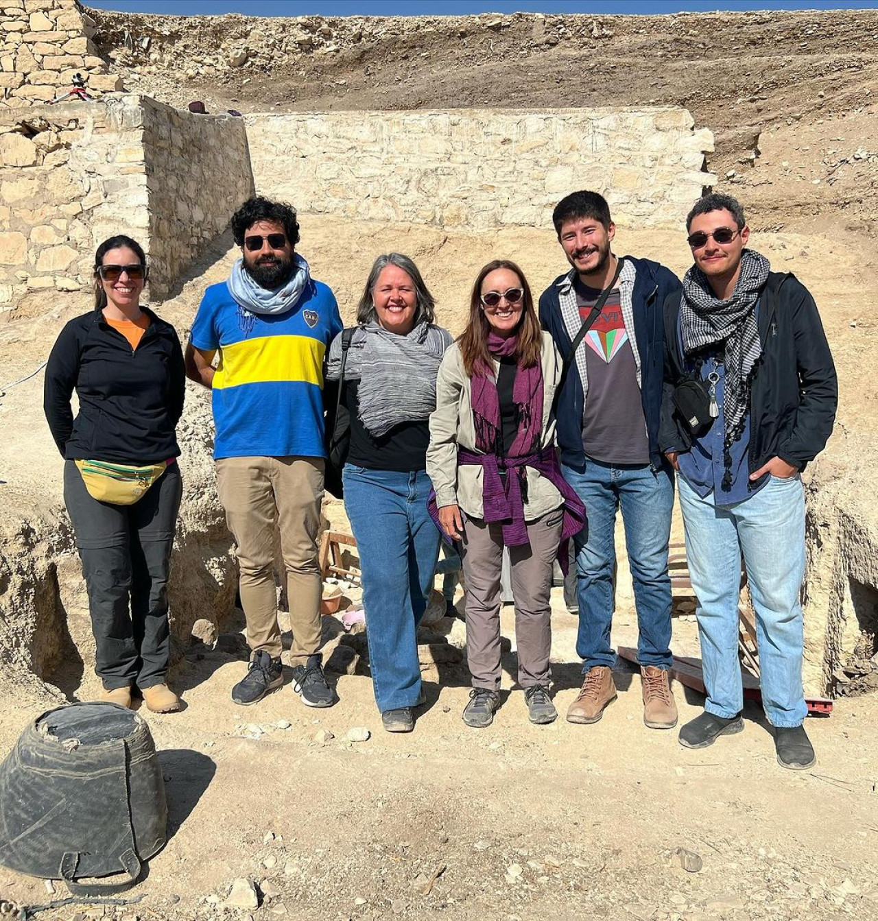 Investigadores argentinos en Egipto. Foto: Instagram proyectoamenmose