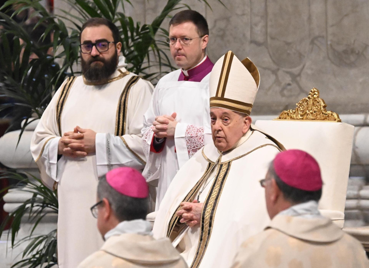 Francisco canonizó a Mama Antula en el Vaticano y la convirtió en la primera santa argentina. EFE