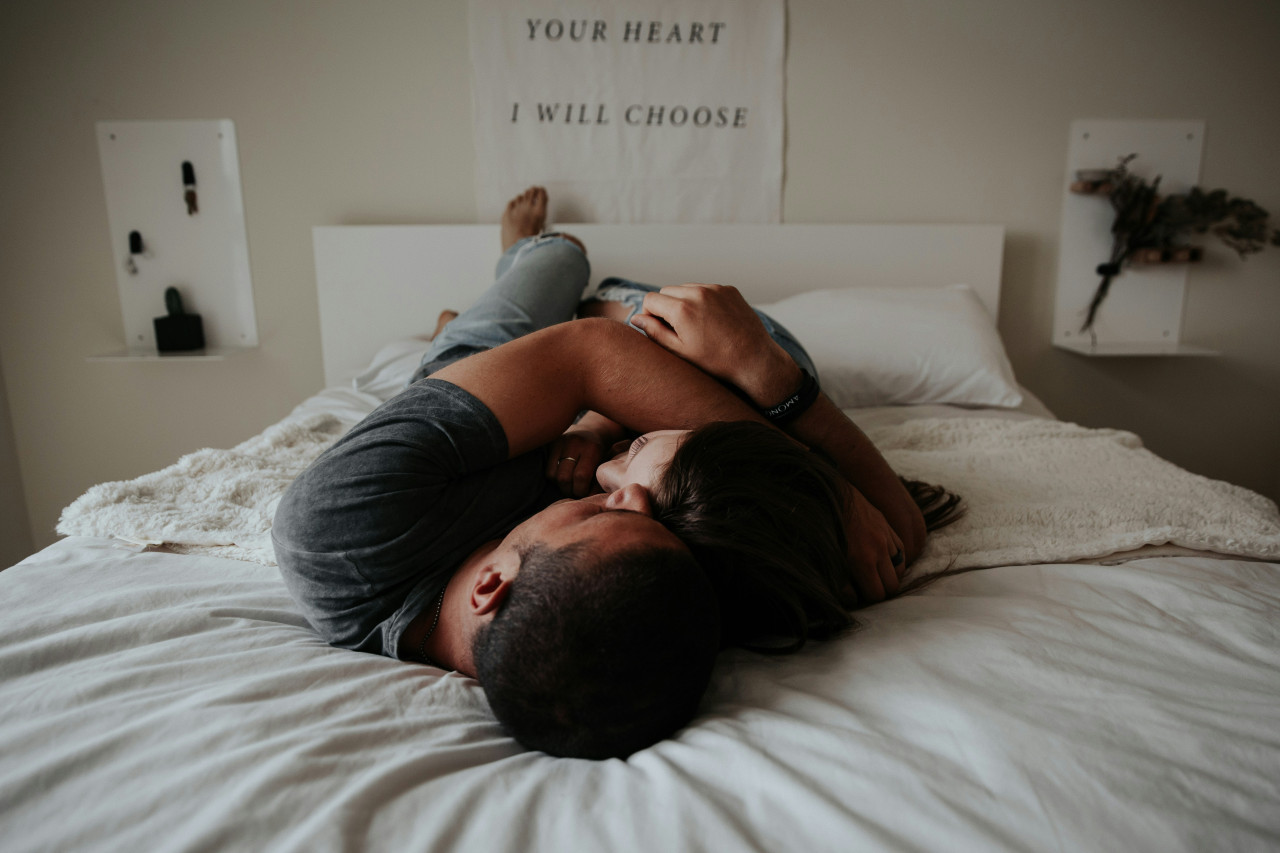 Dormir, descanso, pareja. Foto: Unsplash