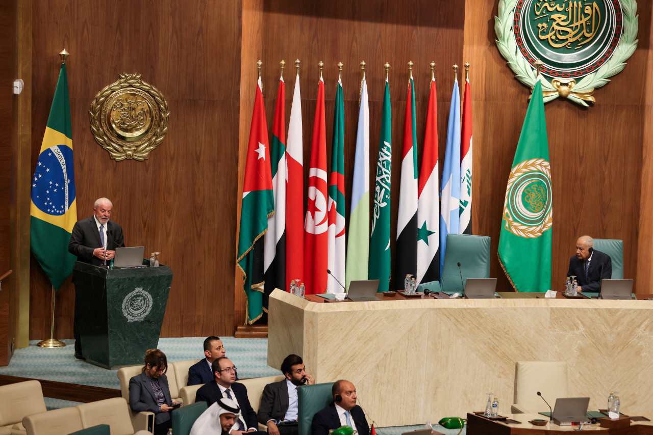 Lula da Silva junto al presidente de Egipto, Abdelfatah al Sisi, en El Cairo. Foto: REUTERS.