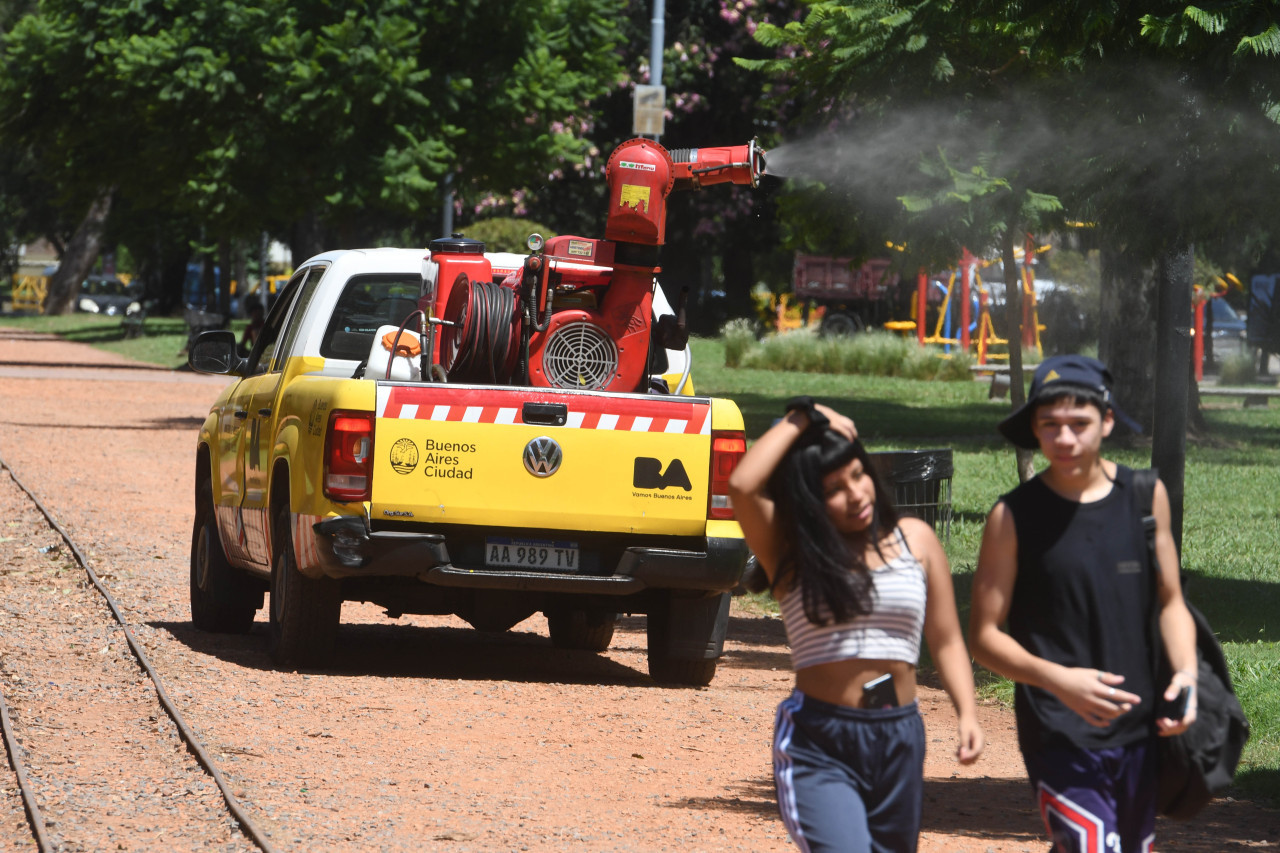 Fumigación por dengue en CABA. Foto: Télam