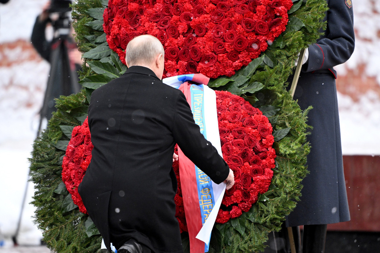 Vladimir Putin en el "Día de los Defensores de la Patria" en Rusia. Foto: REUTERS.