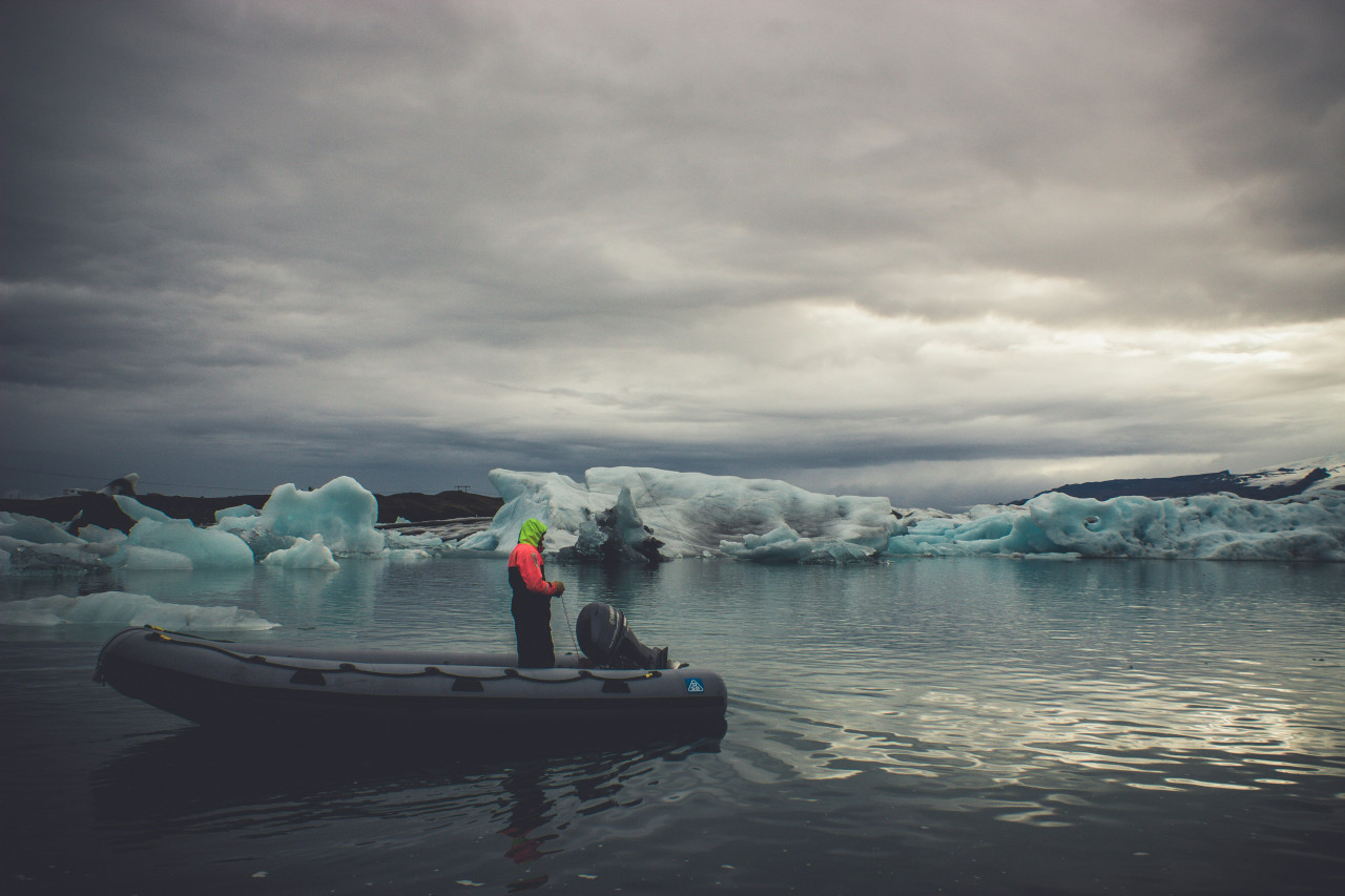 Agua helada. Foto: Unsplash.