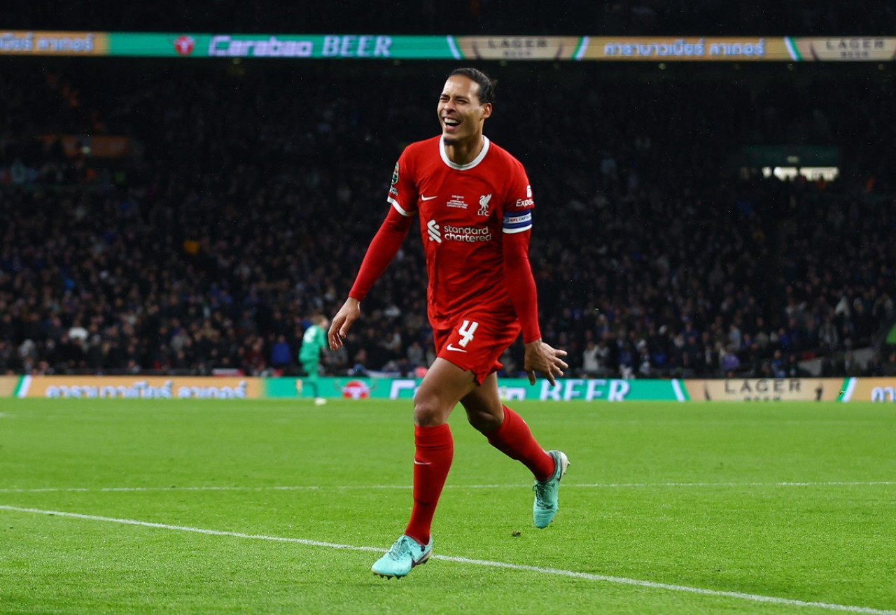 Virgil Van Dijk, el héroe de Liverpool en la Carabao Cup 2024. Foto: Reuters.