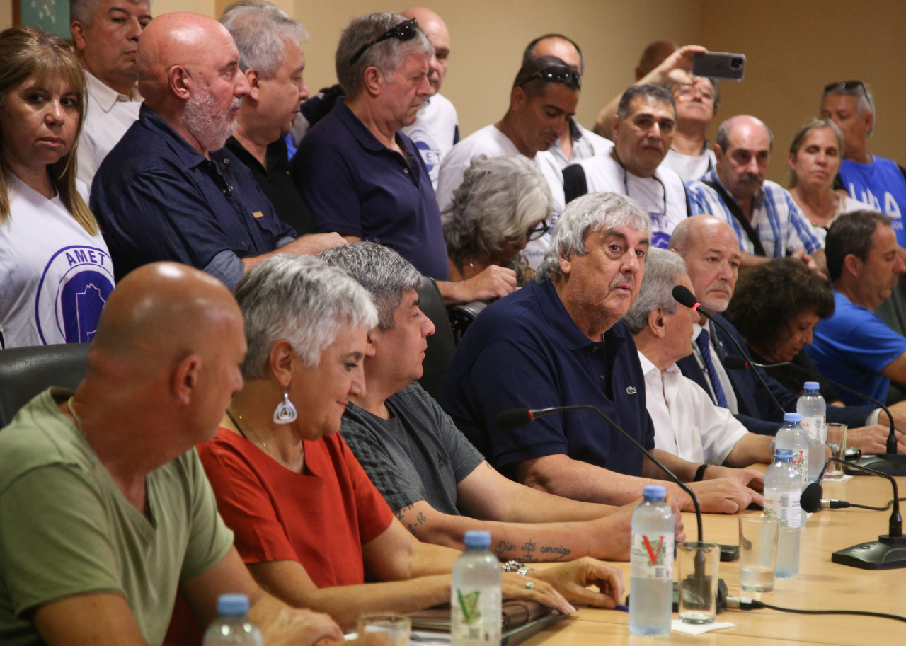 Conferencia de prensa de gremios docentes en la CGT. Foto: NA.